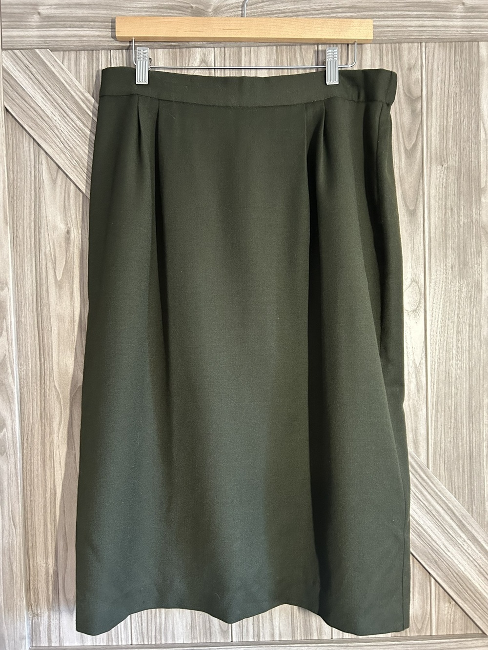 Vintage Olive Green Pleated Midi Skirt ? Size Large (16" Waist)
